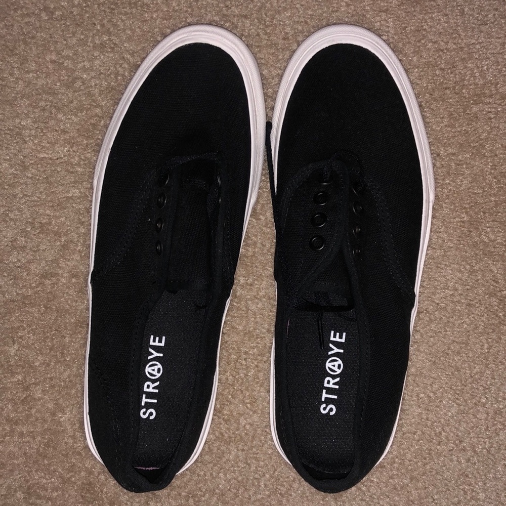 Black And White Skate Shoes, and very stylish shoe